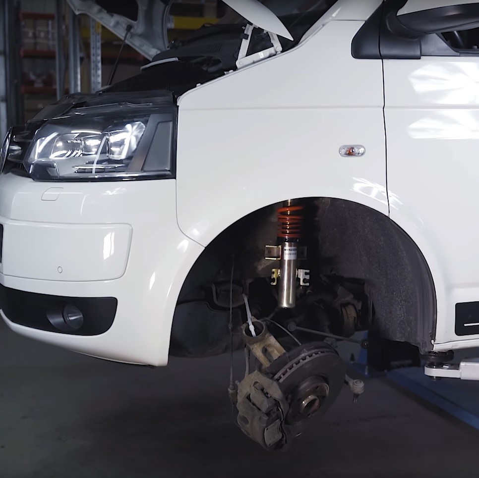 Jak zamontować zawieszenie gwintowane w VW T5?