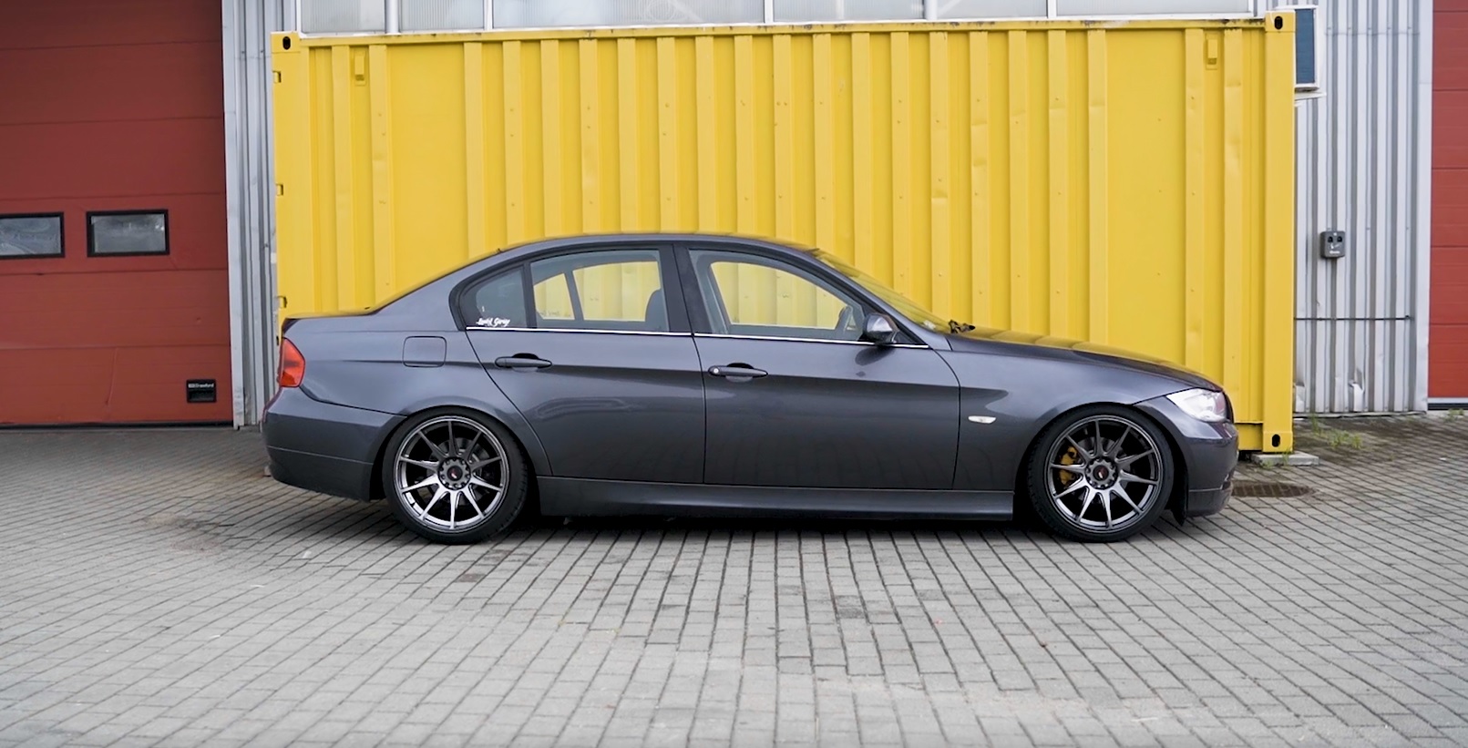 Jak zamontować zawieszenie gwintowane w BMW E90?
